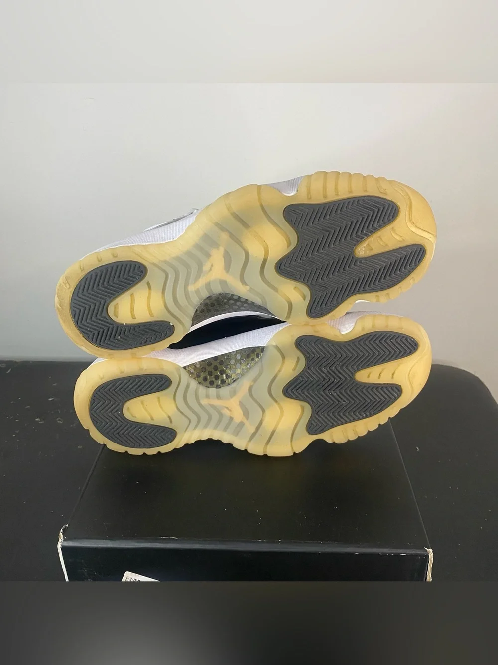 Jordan 11 “Gratitude” Size 9.5
